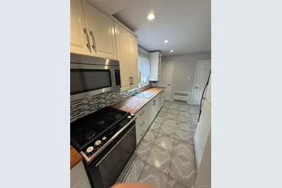 5 Ashwood Road, Port Washington, NY 11050 - Photo 8