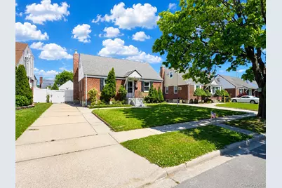43 McAlester Avenue, Hicksville, NY 11801 - Photo 16