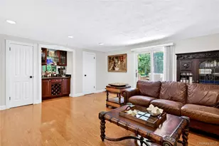 16 Cherrywood Ln, Flower Hill, NY 11050 - Photo 20
