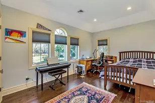 26 Spring Ln, Great Neck, NY 11024 - Photo 14