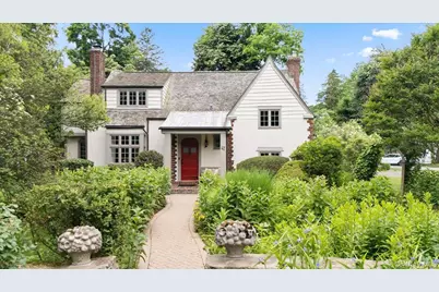 47 W Brookside Drive, Larchmont, NY 10538 - Photo 2