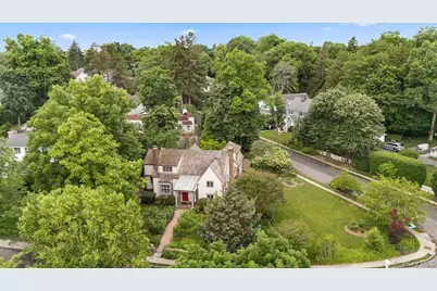47 W Brookside Drive, Larchmont, NY 10538 - Photo 1
