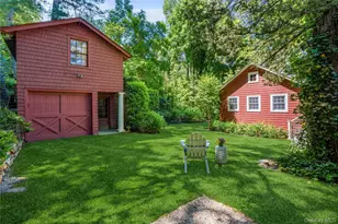 42 Hillcrest Ave, Roslyn, NY 11576 - Photo 2
