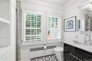 42 Hillcrest Ave, Roslyn, NY 11576 - Photo 18