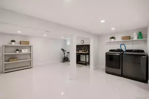 11 Gallatin Dr, Dix Hills, NY 11746 - Photo 26