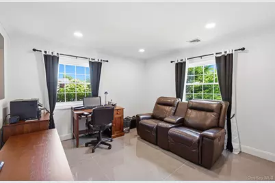 11 Gallatin Drive, Dix Hills, NY 11746 - Photo 20