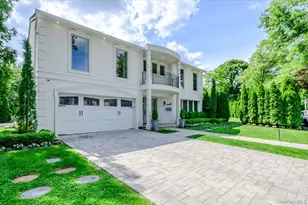 4 Poplar Ct, Great Neck, NY 11024 - Photo 2