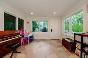 4 Poplar Ct, Great Neck, NY 11024 - Photo 14