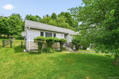 21 Hillside Avenue, Woodbourne, NY 12788 - Photo 2