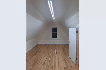 601 E 226th Street, Bronx, NY 10466 - Photo 4