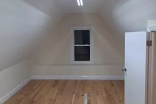 601 E 226th St, Bronx, NY 10466 - Photo 4