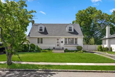 103 Nassau Drive, Albertson, NY 11507 - Photo 2