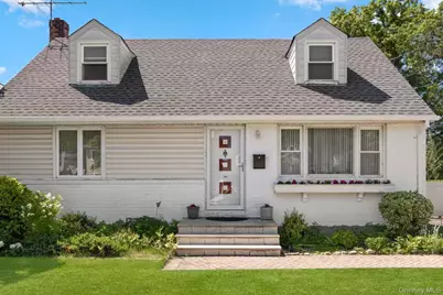 103 Nassau Drive, Albertson, NY 11507 - Photo 1