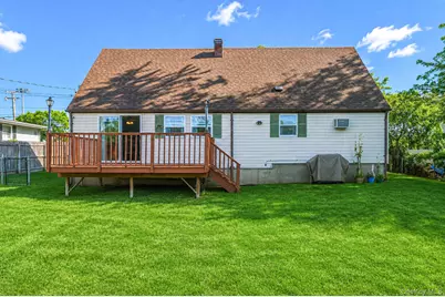 454 Hawkins Road, Selden, NY 11784 - Photo 36