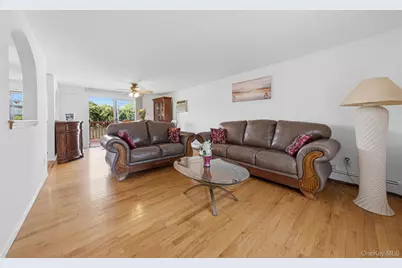 454 Hawkins Road, Selden, NY 11784 - Photo 6