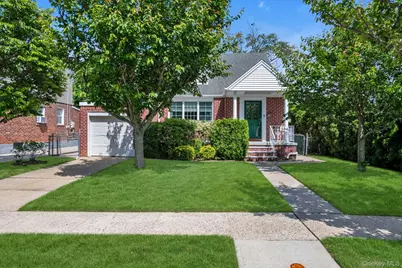 284 Whitehall Road, Garden City, NY 11530 - Photo 20