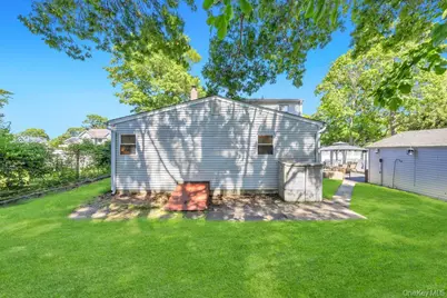 4 Pine Street, Holtsville, NY 11742 - Photo 20