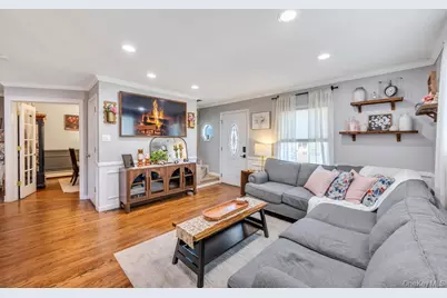 4 Pine Street, Holtsville, NY 11742 - Photo 4