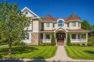 78 Swan Ct, East Hills, NY 11576 - Photo 2