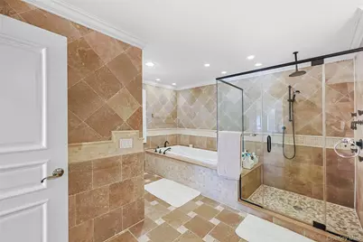 78 Swan Court, East Hills, NY 11576 - Photo 18