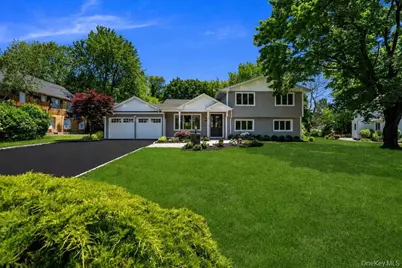 43 Bucknell Drive, Plainview, NY 11803 - Photo 2