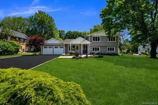 43 Bucknell Dr, Plainview, NY 11803 - Photo 2