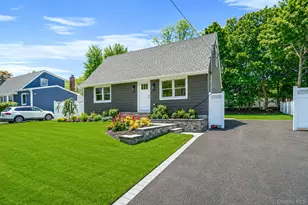 14 Reizen Ave, Centereach, NY 11720 - Photo 2