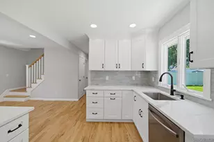 14 Reizen Ave, Centereach, NY 11720 - Photo 10