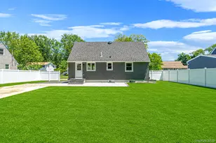 14 Reizen Ave, Centereach, NY 11720 - Photo 4