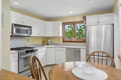 181 Emerson Avenue, North Babylon, NY 11703 - Photo 8