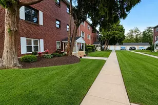 125 Park Ave, Amityville, NY 11701 - Photo 2