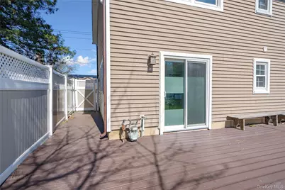 445 S Wellwood Avenue, Lindenhurst, NY 11757 - Photo 16