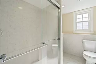 445 S Wellwood Ave, Lindenhurst, NY 11757 - Photo 8