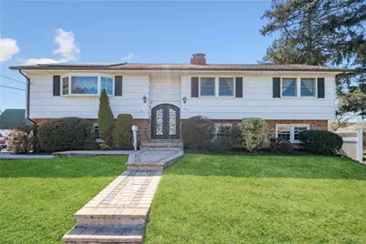 445 S Wellwood Avenue, Lindenhurst, NY 11757 - Photo 18