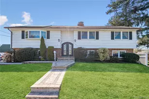 445 S Wellwood Ave, Lindenhurst, NY 11757 - Photo 18