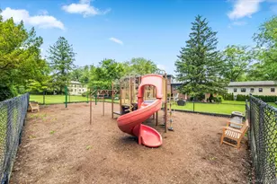 14 Manchester Rd, Eastchester, NY 10709 - Photo 24