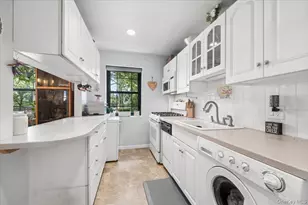 14 Manchester Rd, Eastchester, NY 10709 - Photo 4