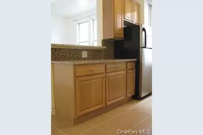 21-07 38th Street #1R, Astoria, NY 11105 - Photo 6