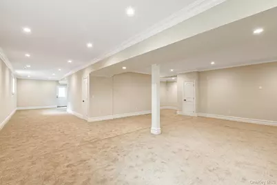 223 Townline Road, Commack, NY 11725 - Photo 32