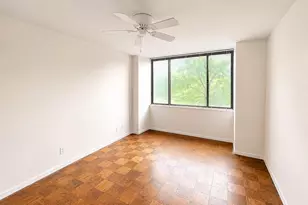 270-10 Grand Central Pkwy, Floral Park, NY 11005 - Photo 8