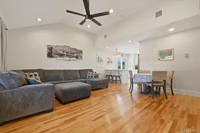 1829 Hannington Avenue, Wantagh, NY 11793 - Photo 4