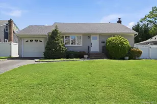 1829 Hannington Ave, Wantagh, NY 11793 - Photo 2