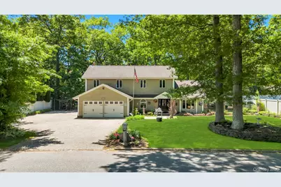 14 Russet Lane, Lake Grove, NY 11755 - Photo 2