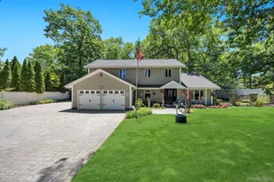 14 Russet Ln, Lake Grove, NY 11755 - Photo 4