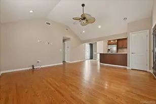 12 Annuskemunnica Rd, Babylon, NY 11702 - Photo 10