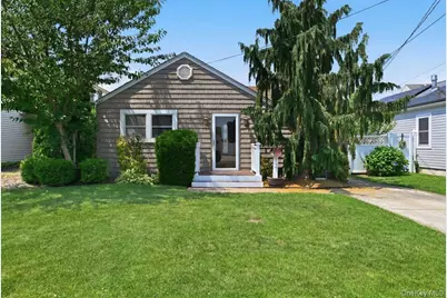 12 Annuskemunnica Road, Babylon, NY 11702 - Photo 2