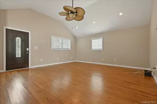 12 Annuskemunnica Rd, Babylon, NY 11702 - Photo 8