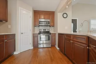 12 Annuskemunnica Rd, Babylon, NY 11702 - Photo 6