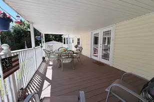 658 Sound Ave, Calverton, NY 11933 - Photo 4