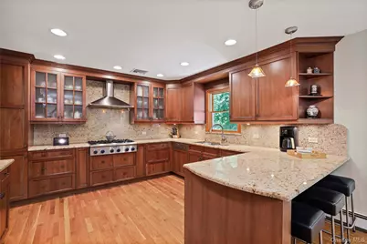 2 Rochambeau Drive, Hartsdale, NY 10530 - Photo 14